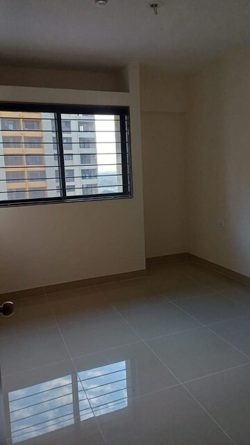 Room in 2.5 BHK Apartment at Magarpatta Riverview City, Loni Kalbhor – for Rent