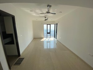 Room in 3 BHK Apartment at Lodha The Park, Worli – for Rent