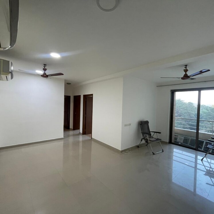Room, oberoi-realty-splendor 2.5 Bedroom 1000 Sq.Ft. Apartment In Andheri East Mumbai 9658572
