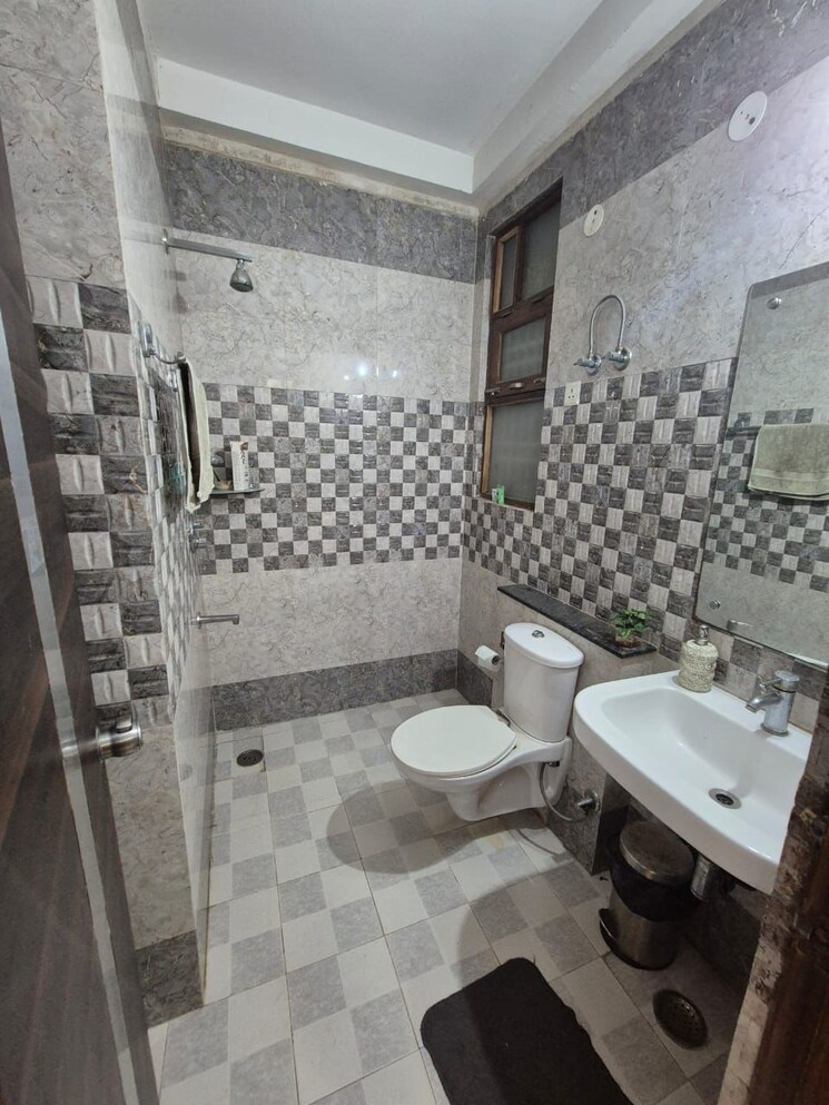Bathroom, bestech-park-view-city-1 3 Bedroom 2100 Sq.Ft. Apartment In Sector 48 Gurgaon 9658596
