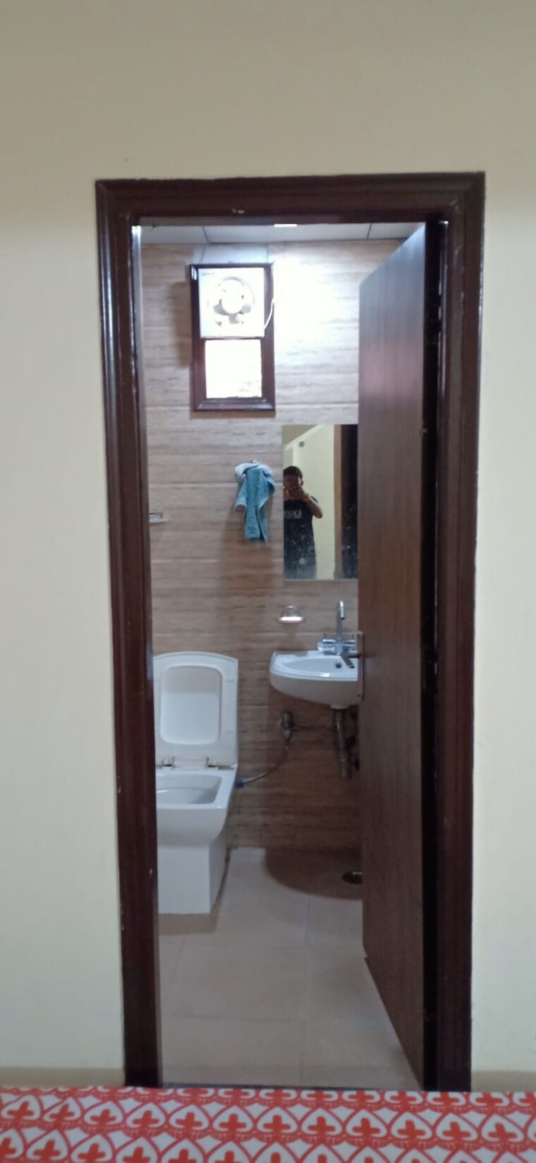 Bathroom, dlf phase v 1 RK 400 Sq.Ft. Builder Floor In Dlf Phase V Gurgaon 9658587