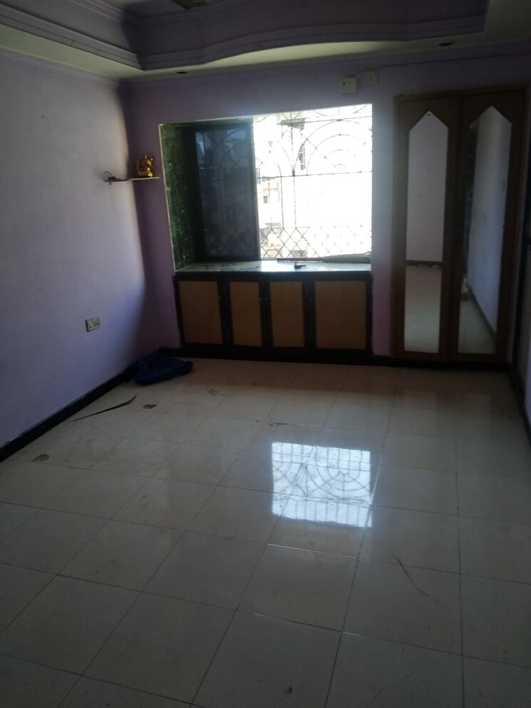 Room, old-mhada-complex 1 RK 225 Sq.Ft. Apartment In Malad West Mumbai 9658629