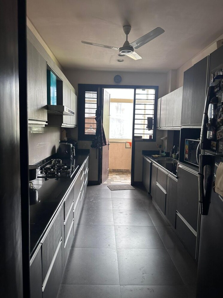Kitchen, abw-la-lagune 4 Bedroom 4050 Sq.Ft. Apartment In Sector 54 Gurgaon 9658760