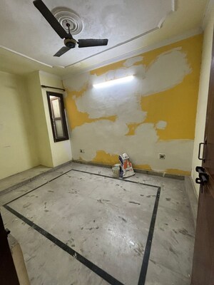 Room in 2 BHK Independent House at Bhasin Apartments, Niti Khand I – for Rent