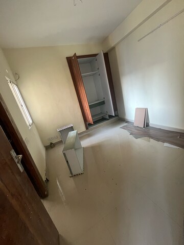 Bedroom in 2 BHK Apartment at Amrapali Dream Valley, Amrapali Dream Valley – for Rent