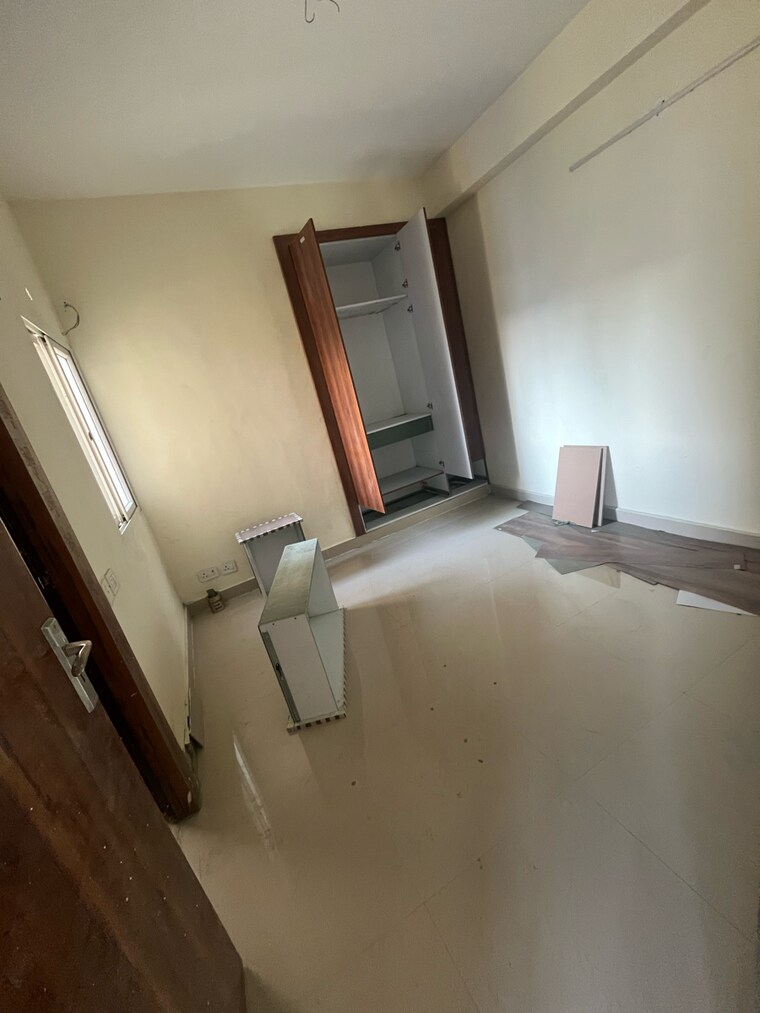 Bedroom, amrapali-dream-valley 2 Bedroom 850 Sq.Ft. Apartment In Amrapali Dream Valley Greater Noida 9658865