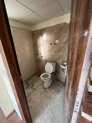 Bathroom in 2 BHK Apartment at Amrapali Dream Valley, Amrapali Dream Valley – for Rent