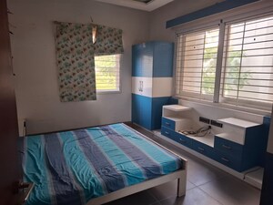 Bedroom in 4 BHK Apartment at Sindhu Bhavan Road – for Rent