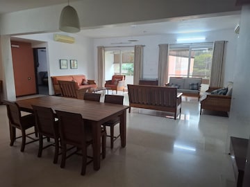 4 BHK Apartment For Rent in Sindhu Bhavan Road