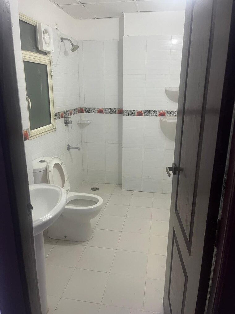 Bathroom, exotica-fresco 3 Bedroom 1560 Sq.Ft. Apartment In Sector 137 Noida 9658402