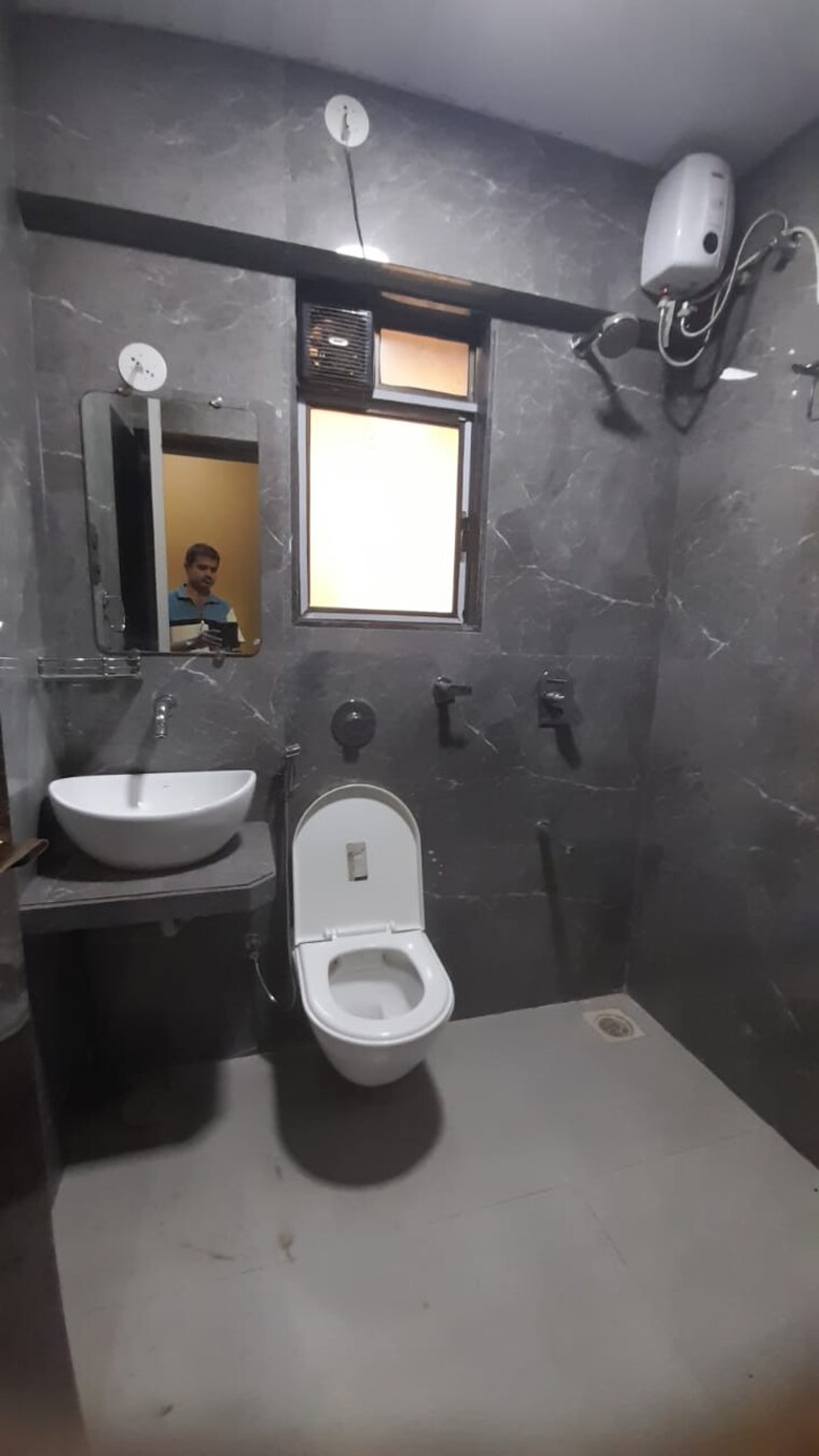 Bathroom, poonam-vaishno-heights 2 Bedroom 704 Sq.Ft. Apartment In Malad East Mumbai 9658911