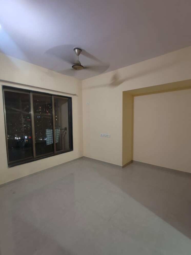 Room, hubtown-greenwoods 1 Bedroom 420 Sq.Ft. Apartment In Vartak Nagar Thane 9658908