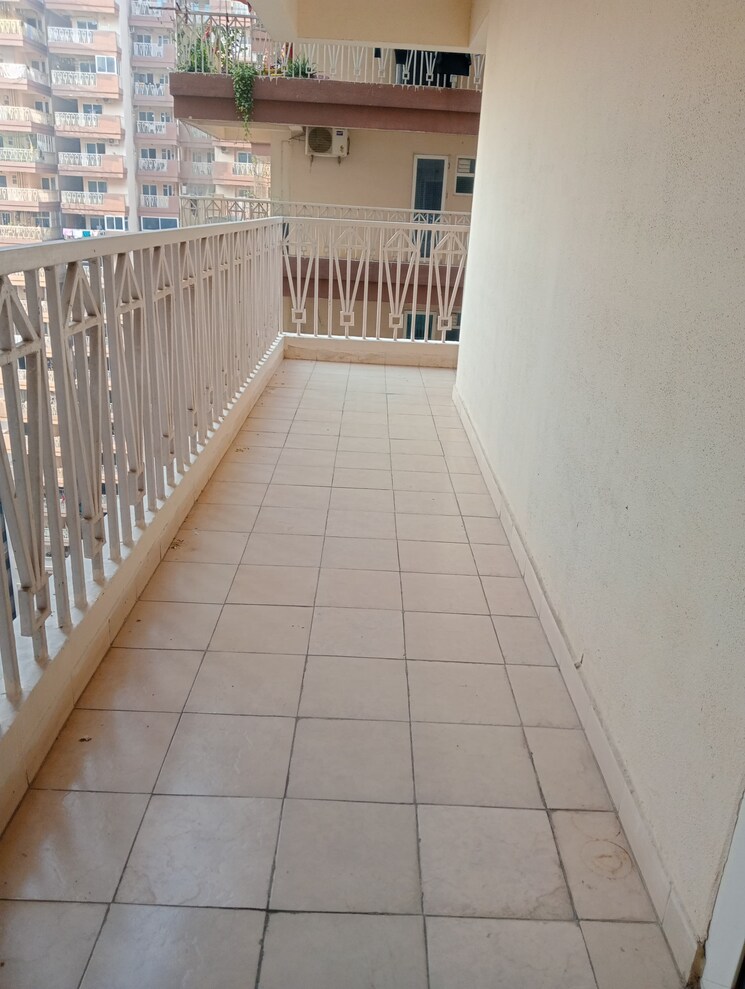 Balcony, aig-park-avenue 3.5 Bedroom 1579 Sq.Ft. Apartment In Sector 4 Greater Noida Greater Noida 9658979