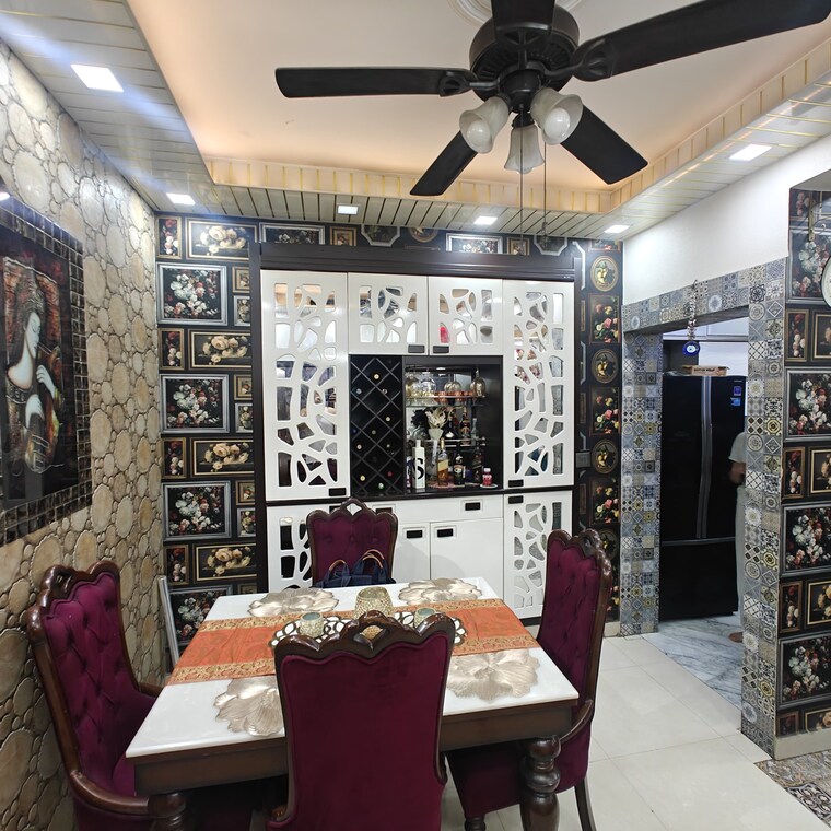 Dining area, vikas puri 3 Bedroom 1100 Sq.Ft. Apartment In Vikas Puri Delhi 9659083