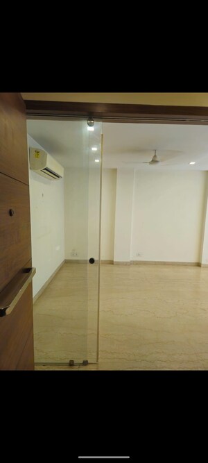 Room in 3 BHK Builder Floor at Chittaranjan Park – for Sale