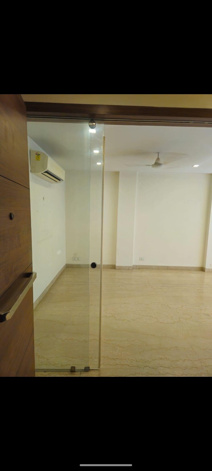 Room, chittaranjan park 3 Bedroom 2097 Sq.Ft. Builder Floor In Chittaranjan Park Delhi 9659030