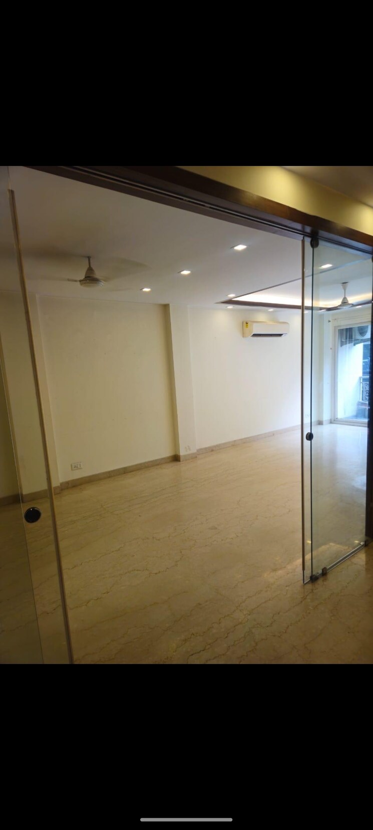 Room, chittaranjan park 3 Bedroom 2097 Sq.Ft. Builder Floor In Chittaranjan Park Delhi 9659030