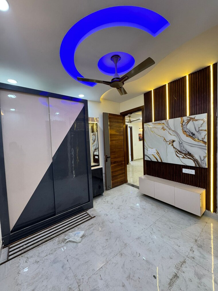 Balcony, dwarka mor 3 Bedroom 100 Sq.Yd. Builder Floor In Dwarka Mor Delhi 9659054