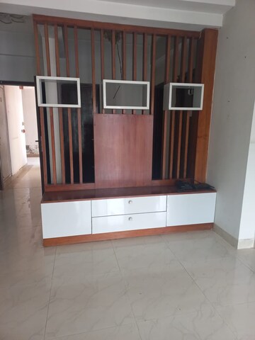 Room in 3 BHK Apartment at AIG Park Avenue, Sector 4 Greater Noida – for Rent