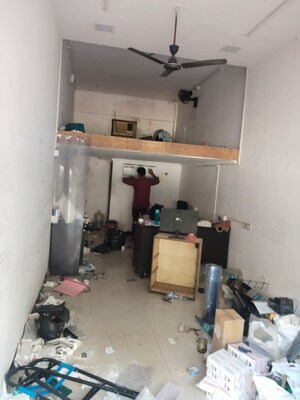  Shop For Rent in Kamlesh Apartment, Andheri East