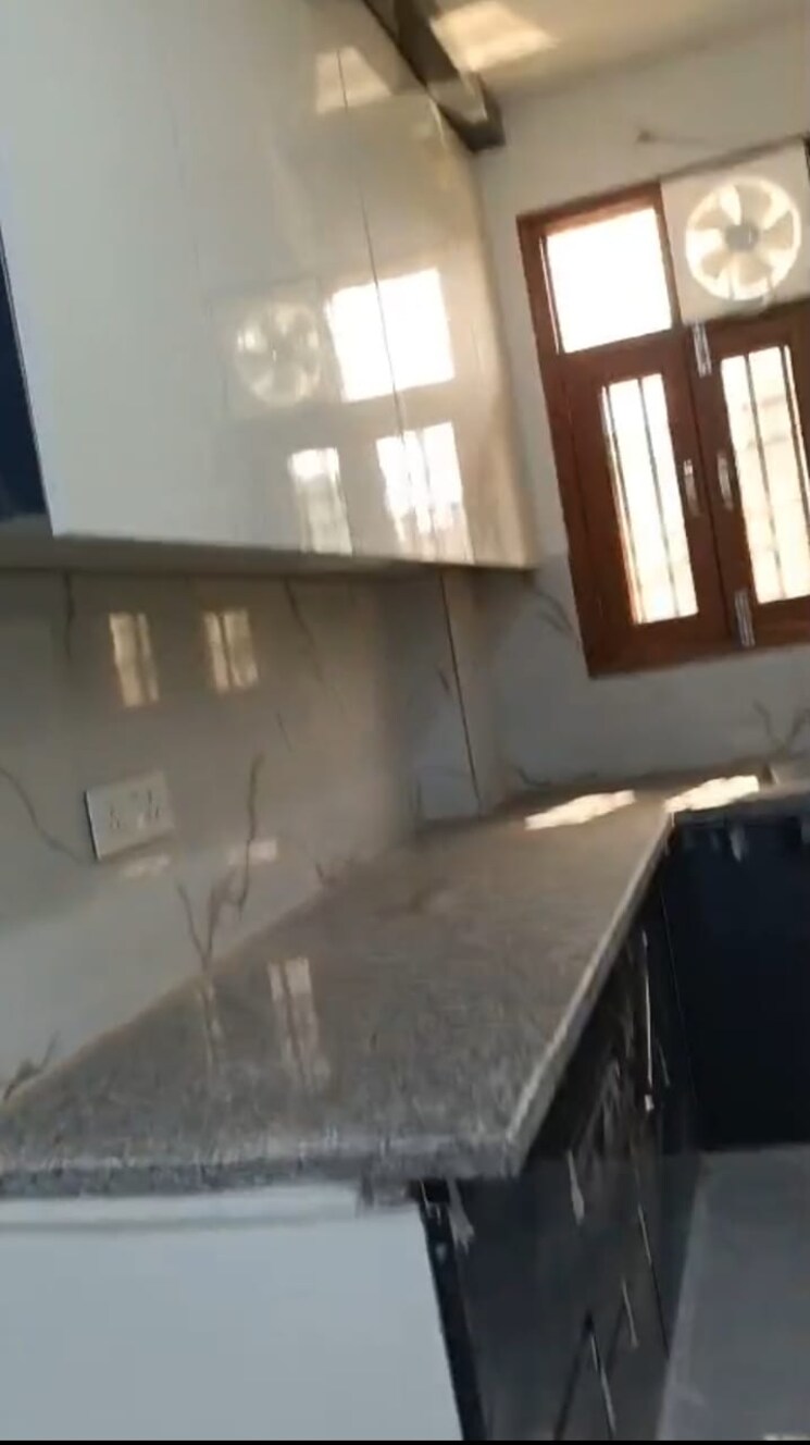 Kitchen, laxmi nagar 2 Bedroom 650 Sq.Ft. Builder Floor In Laxmi Nagar Delhi 9659084