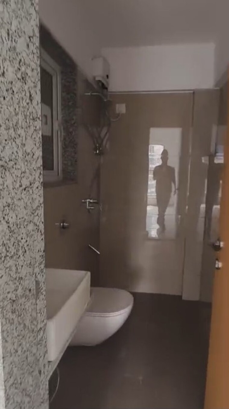 Bathroom, vaibhavlaxmi-queens-glory 3 Bedroom 1430 Sq.Ft. Apartment In Chembur Mumbai 9659056