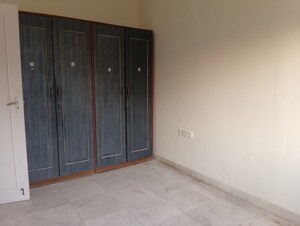 Room in 2 BHK Apartment at Kalpataru Shravasti, Malad West – for Rent