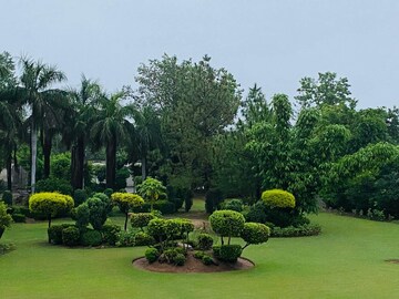 5 BHK Independent House – Garden View at Gadaipur - for Sale