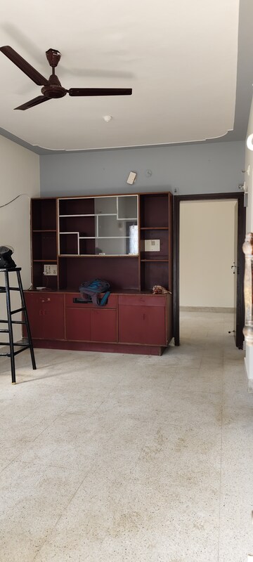 Room in 2 BHK Builder Floor at Indiranagar – for Rent