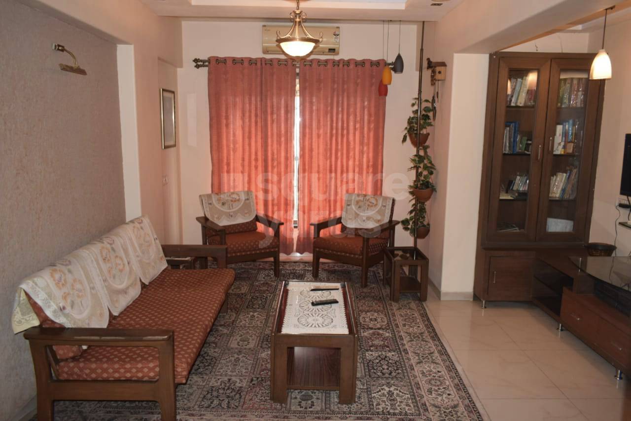 2 BHK + Pooja Room Apartment For Sale in Masina Building