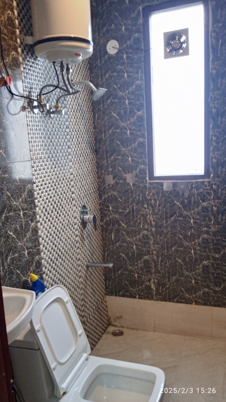 Bathroom, vipul-square 1 RK 540 Sq.Ft. Builder Floor In Sushant Lok I Gurgaon 9659323