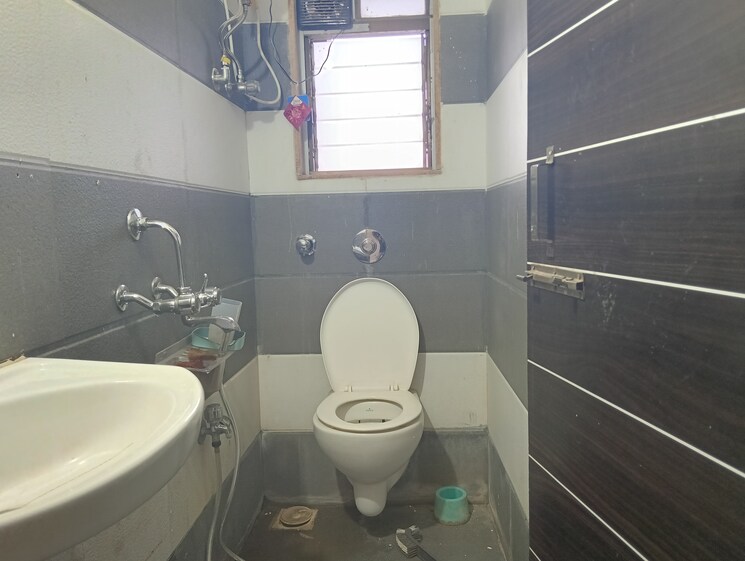 Bathroom, shree-vallabh-tower 1 Bedroom 400 Sq.Ft. Apartment In Malad West Mumbai 9659250