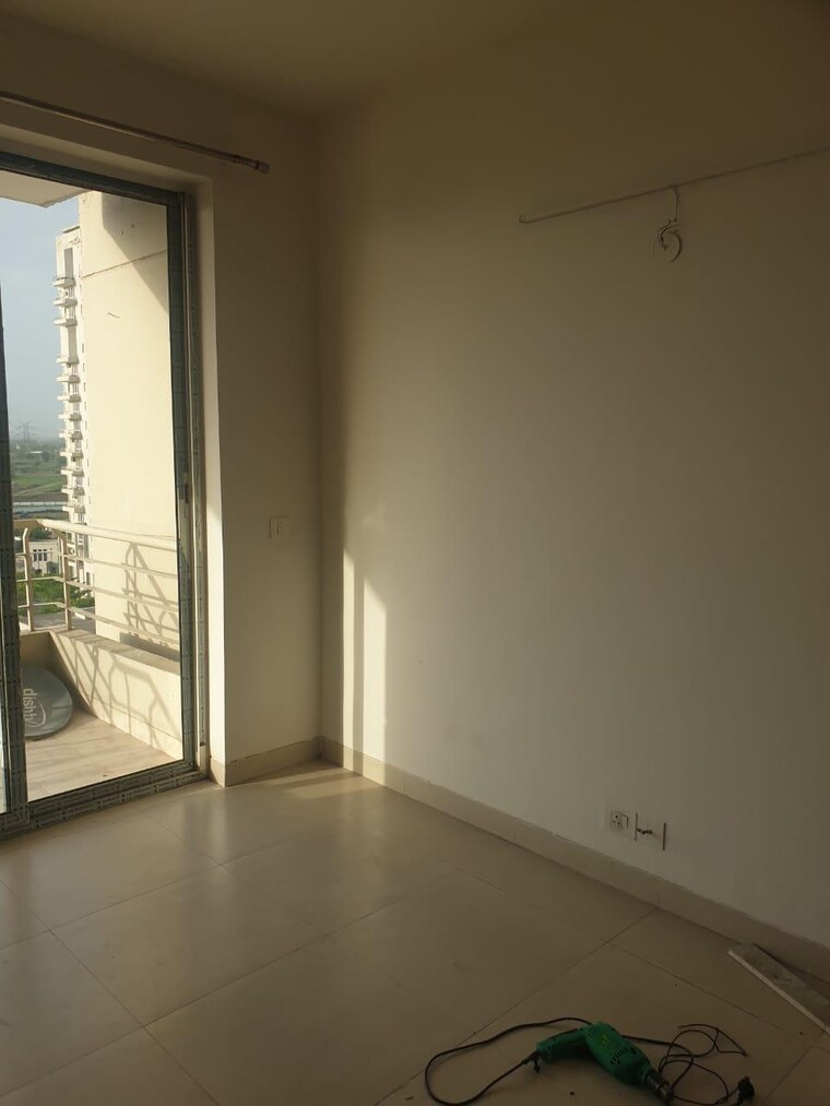 Room, indiabulls-centrum-park 2 Bedroom 1325 Sq.Ft. Apartment In Sector 103 Gurgaon 9659289