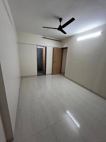 Room in 2 BHK Apartment at Pratham ARC Aura, Andheri West – for Rent
