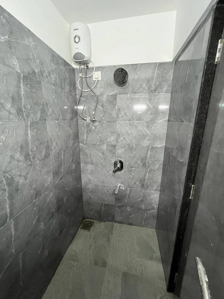 Bathroom, pratham-arc-aura 2 Bedroom 628 Sq.Ft. Apartment In Andheri West Mumbai 9659296