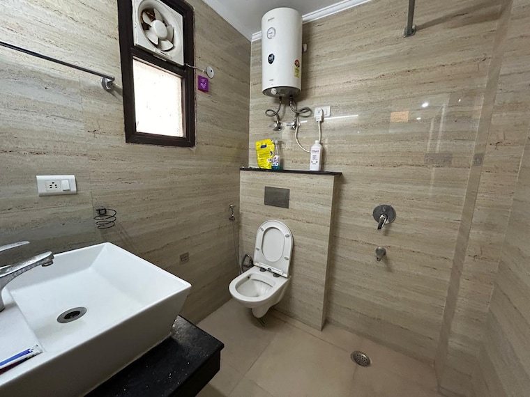 Bathroom, saket 2 Bedroom 850 Sq.Ft. Builder Floor In Saket Delhi 9659314