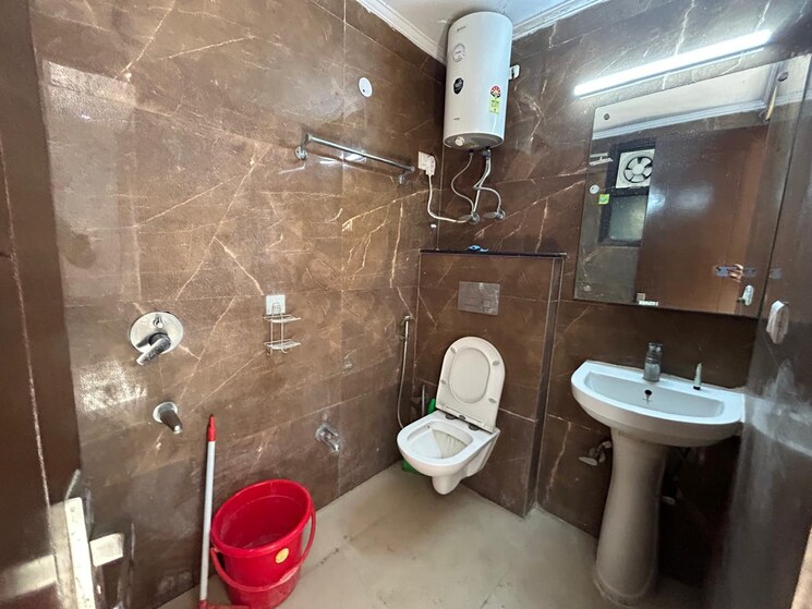 Attached Bathroom, saket 2 Bedroom 850 Sq.Ft. Builder Floor In Saket Delhi 9659314