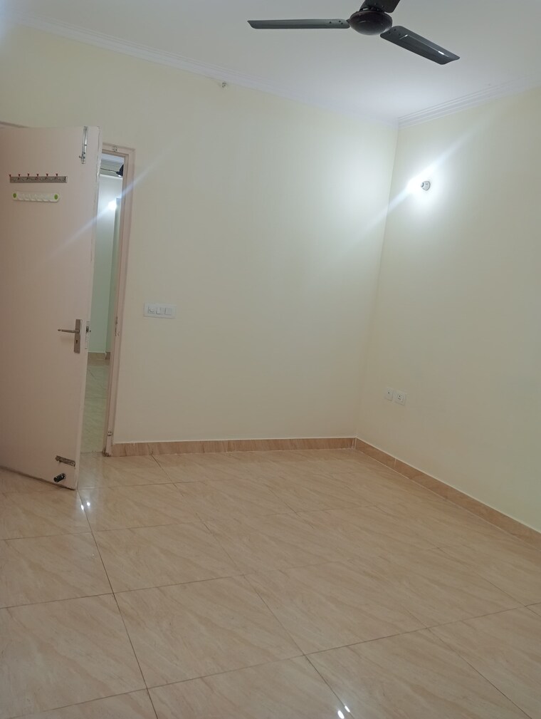 Room, gaur-city-6th-avenue 4 Bedroom 2200 Sq.Ft. Apartment In Sector 4 Greater Noida Greater Noida 9659339