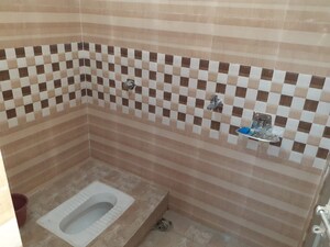 Bathroom in 4 BHK Independent House at Sunderpur – for Rent