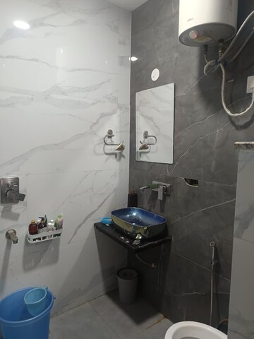 Team Area in 4 BHK Apartment at Vasundhara Sector 14 – for Sale