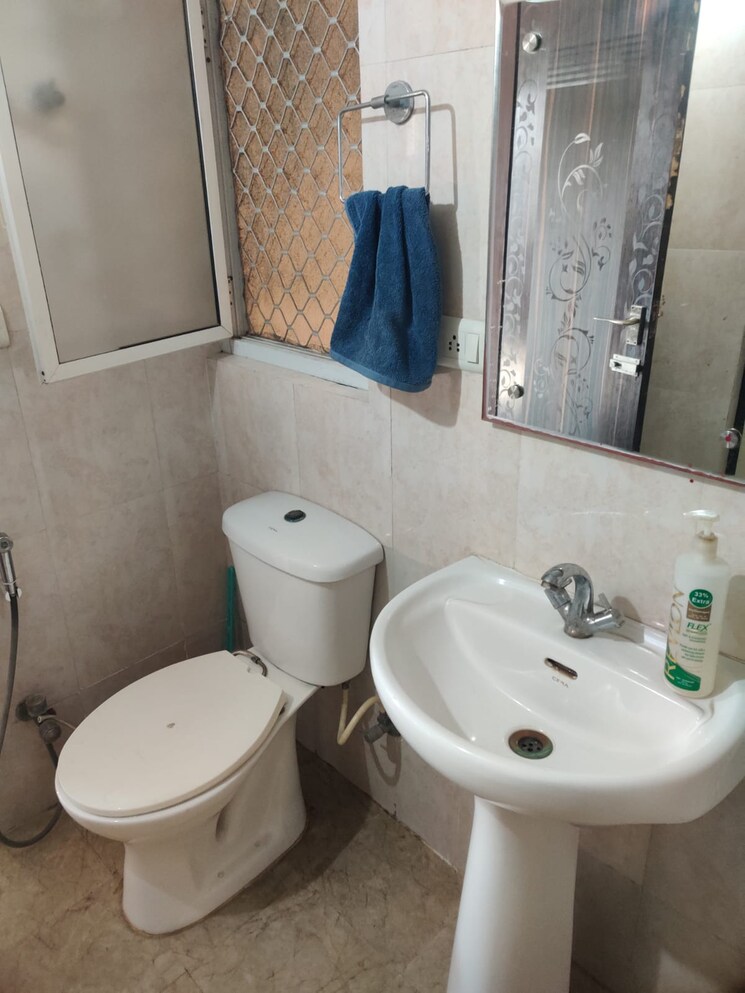 Bathroom, galaxy-north-avenue 2.5 Bedroom 1075 Sq.Ft. Apartment In Gaur City 1 Greater Noida 9659498