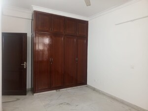 Room in 3 BHK Builder Floor at Ansal Sushant Apartments, Sushant Lok I – for Rent