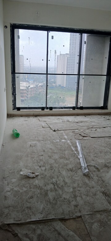 Room in 3 BHK Apartment at Dosti Eastern Bay, Wadala – for Sale