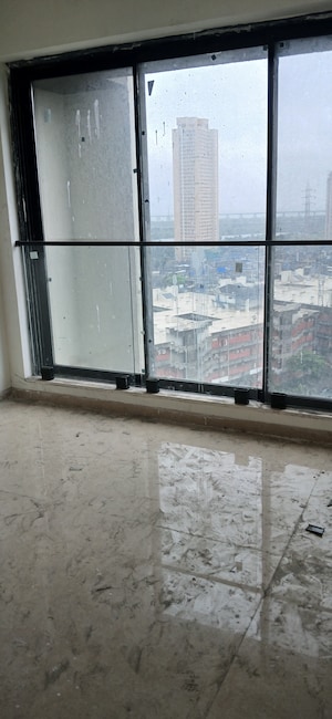 Room in 2 BHK Apartment at Dosti Eastern Bay, Wadala – for Sale
