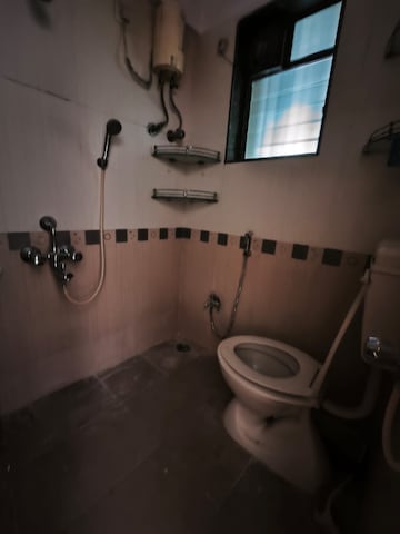 Team Area in 3 BHK Apartment at Ratan Mahal CHS, Chembur – for Rent