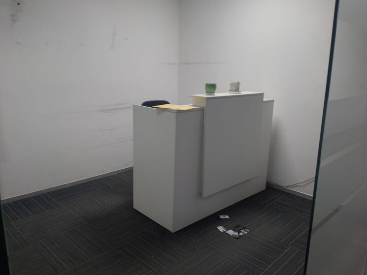 Room, vipul-square Commercial Office Space 4000 Sq.Ft. In Sushant Lok I Gurgaon 9659779