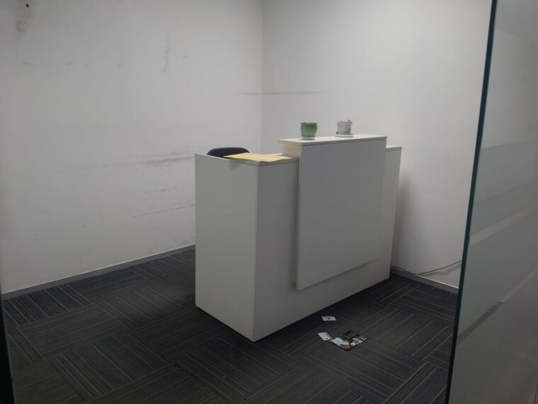 Room, vipul-square Commercial Office Space 4000 Sq.Ft. In Sushant Lok I Gurgaon 9659779