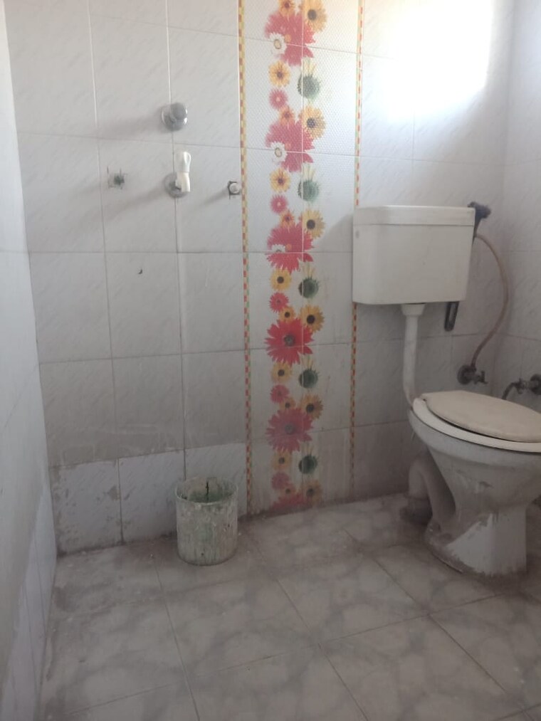 Bathroom, sunderpur 3 Bedroom 1600 Sq.Ft. Apartment In Sunderpur Varanasi 9659532