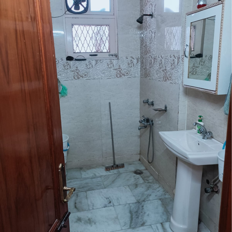 Bathroom, vikas puri 3 Bedroom 1650 Sq.Ft. Builder Floor In Vikas Puri Delhi 9659941