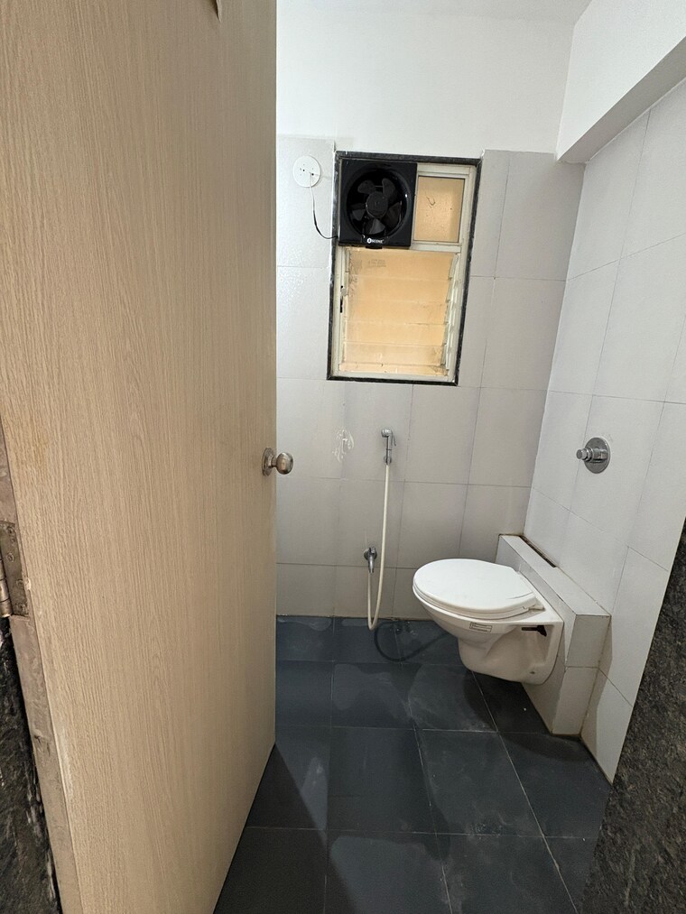 Bathroom, paranjape-schemes-madhukosh 1 Bedroom 630 Sq.Ft. Apartment In Dhayari Pune 9660016